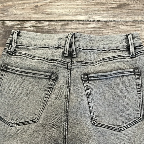 Good American Women's Gray Jeans - Picture 3 of 4